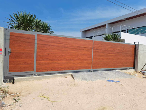 ผลงานประตูรีโมทวังจันทร์ ระยอง