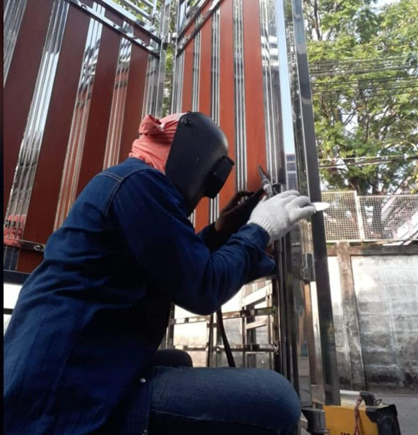 ผลงานประตูสแตนเลสโพธาราม ราชบุรี