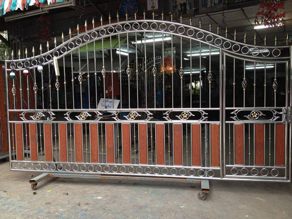 งานติดตั้งประตูโรงงาน