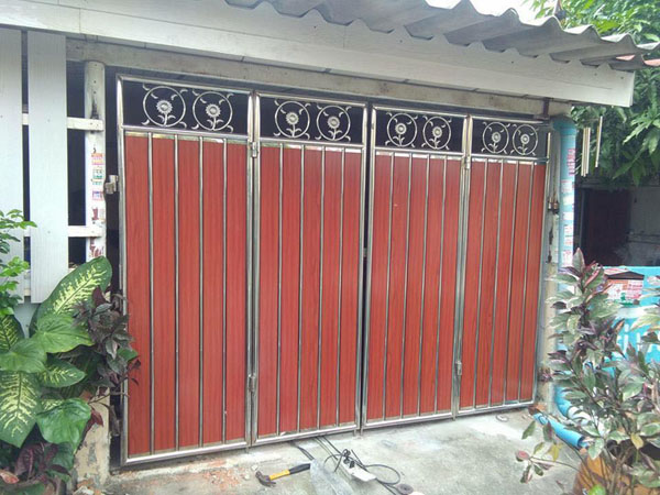 งานประตูอลูมิเนียมลายไม้